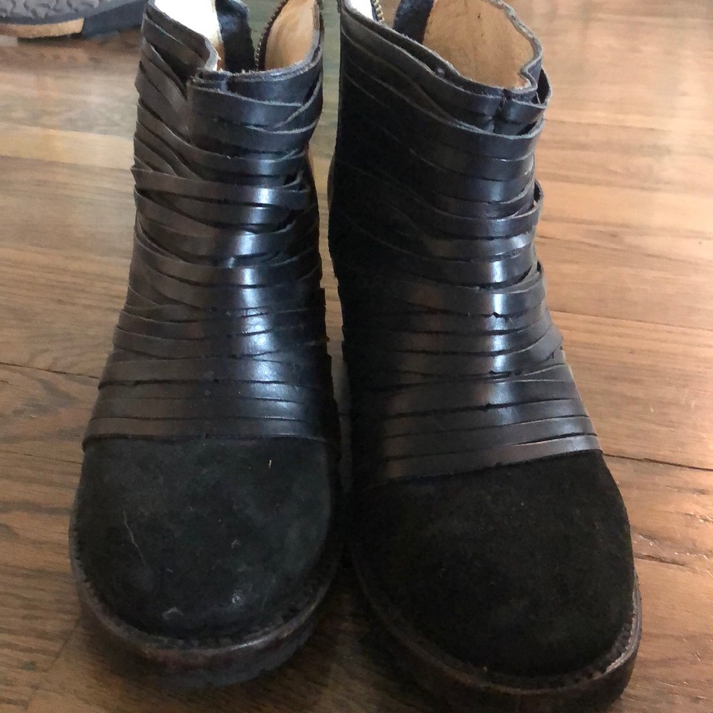 Super cute Freebird boots